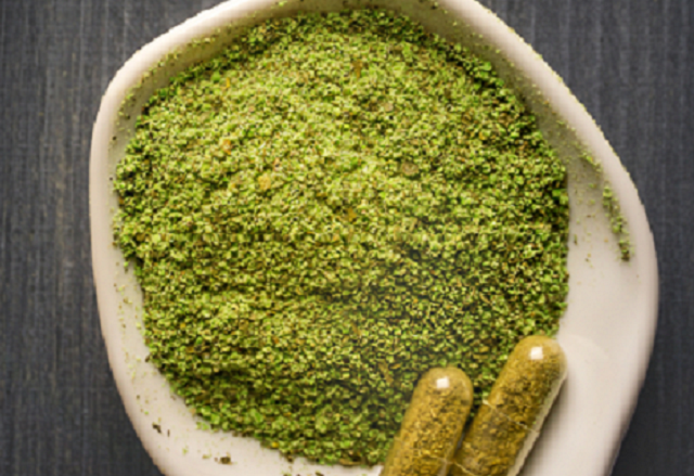 nádobka s kratomem
